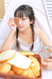 亚洲成女人图区